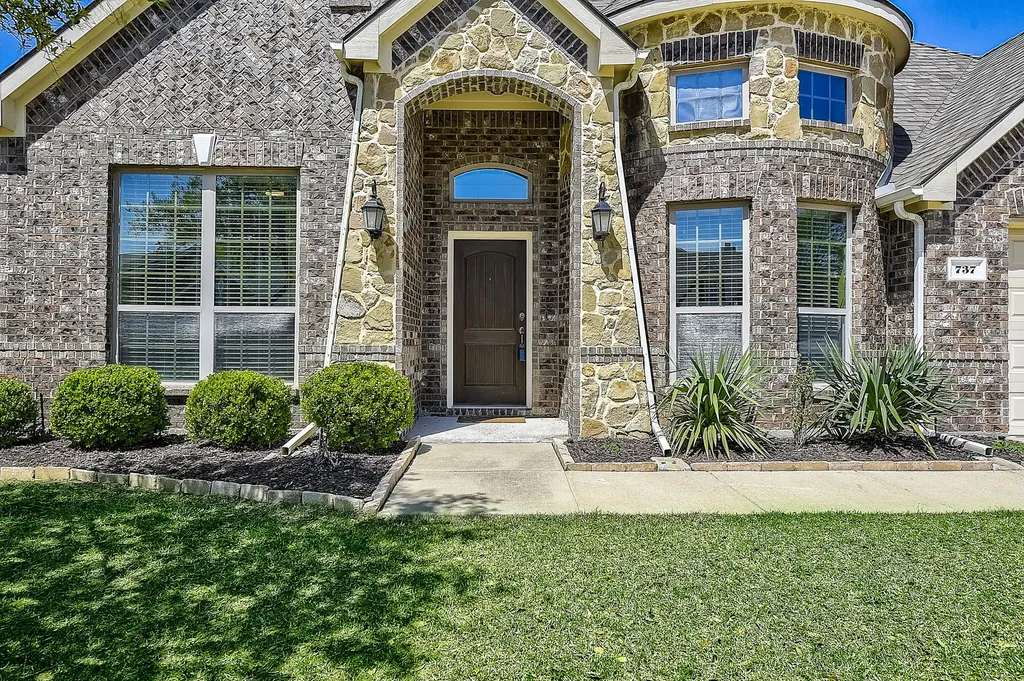 737 Baxter Trail Fate TX 75087