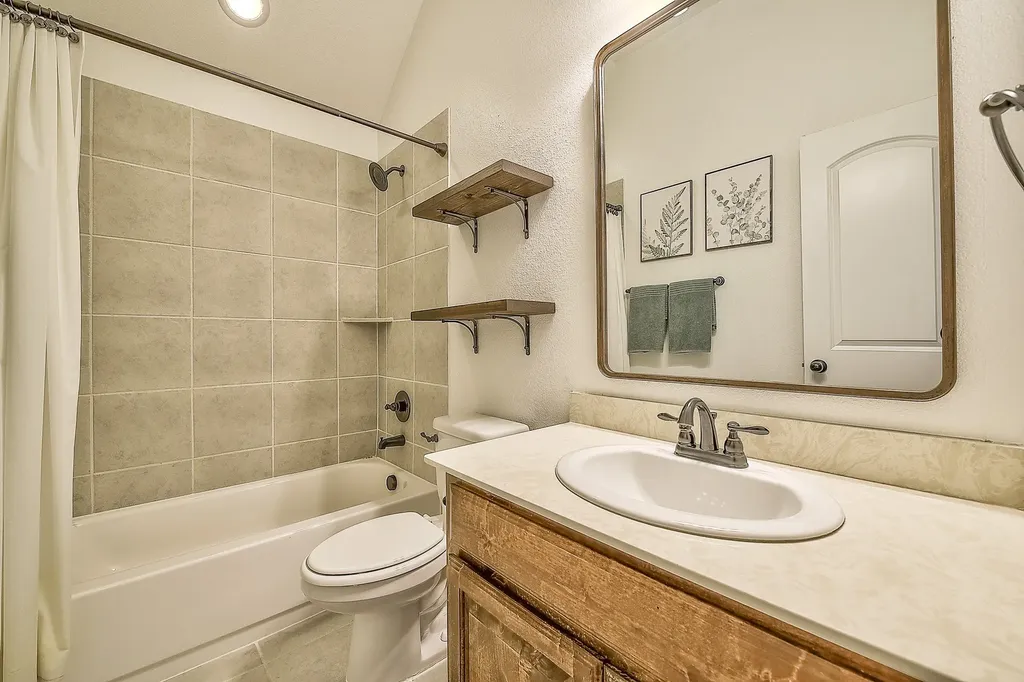 737 Baxter Trail Fate TX 75087