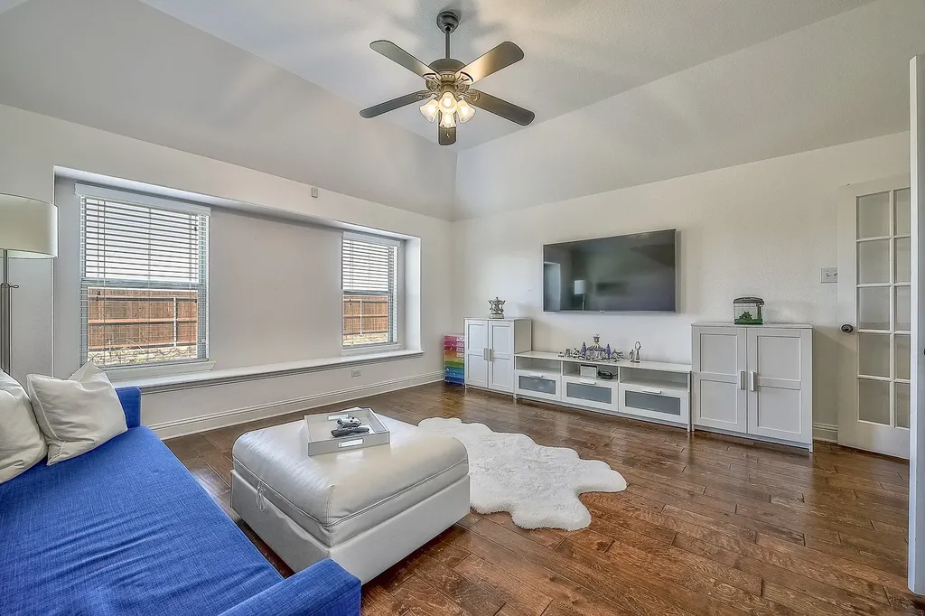 737 Baxter Trail Fate TX 75087