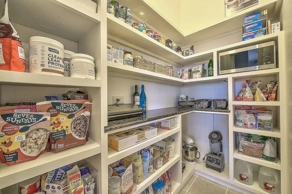 737 Baxter Trail Fate TX 75087