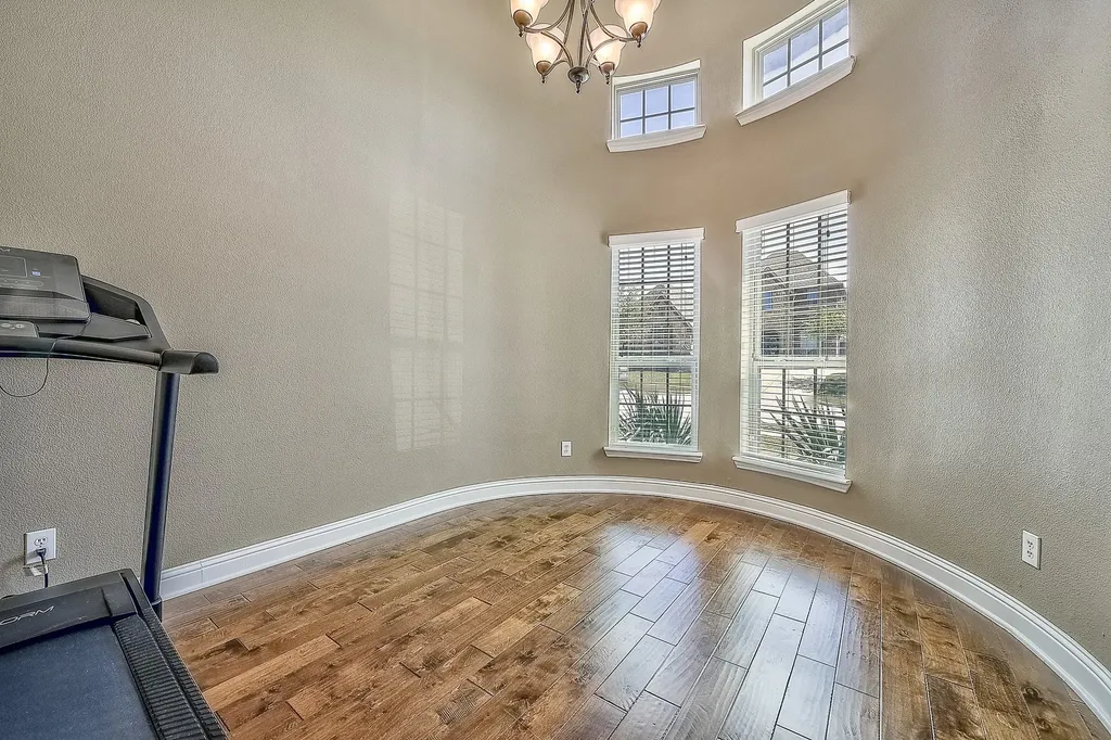 737 Baxter Trail Fate TX 75087