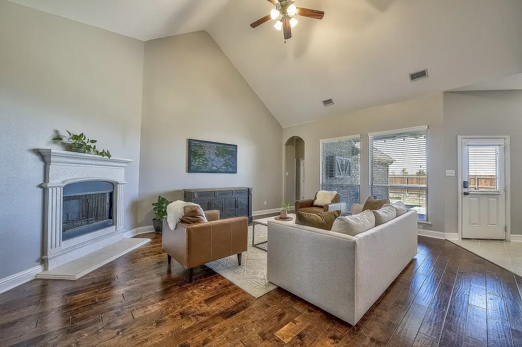 737 Baxter Trail Fate TX 75087