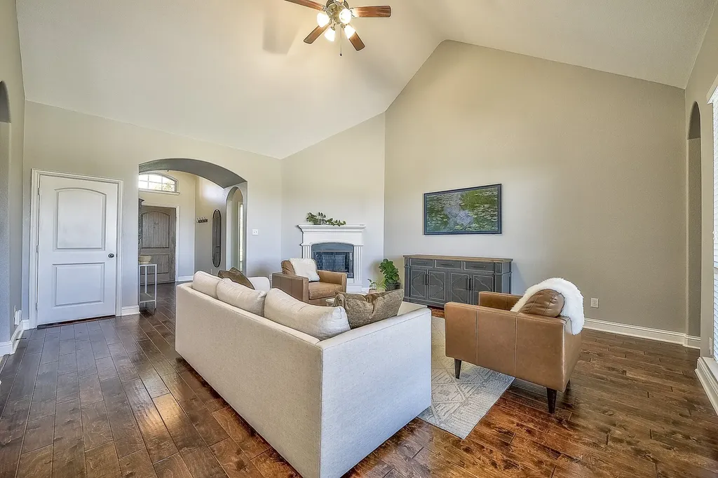 737 Baxter Trail Fate TX 75087