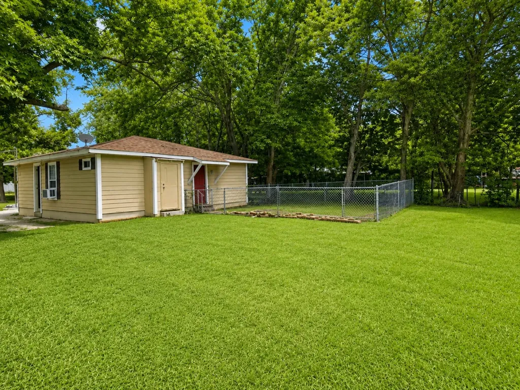 2732 W Collin Street Corsicana TX 75110