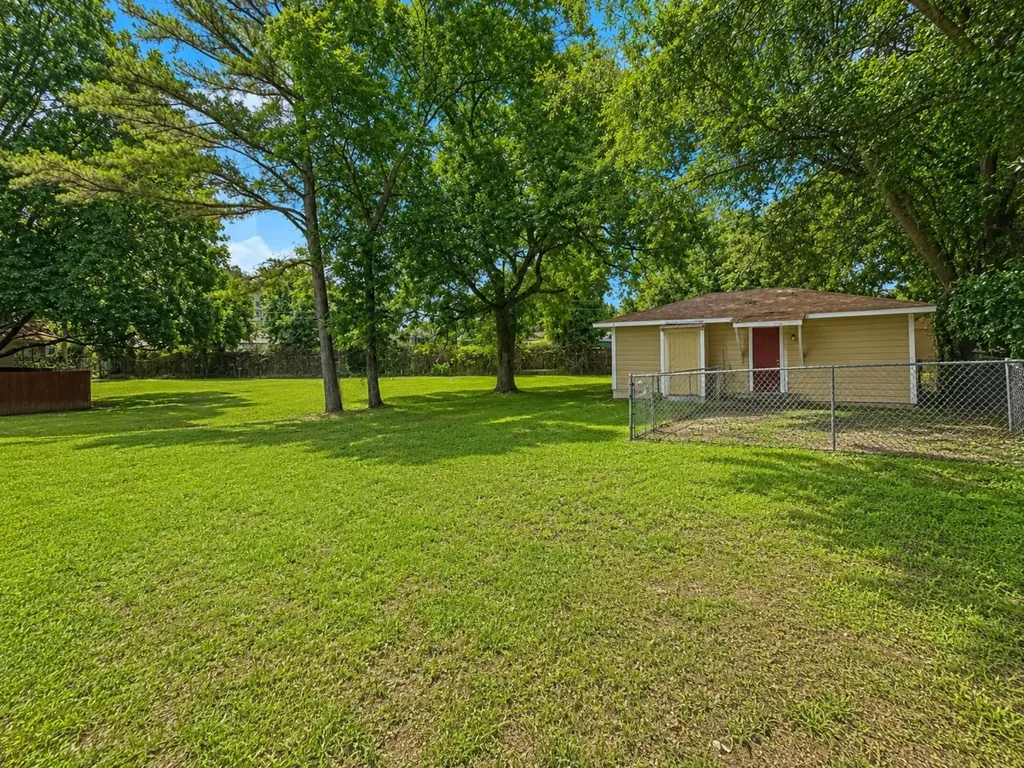 2732 W Collin Street Corsicana TX 75110