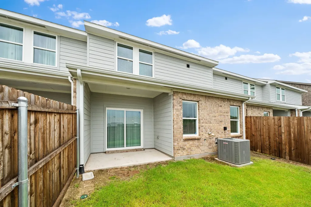 233 Berthe Court Cedar Hill TX 75104