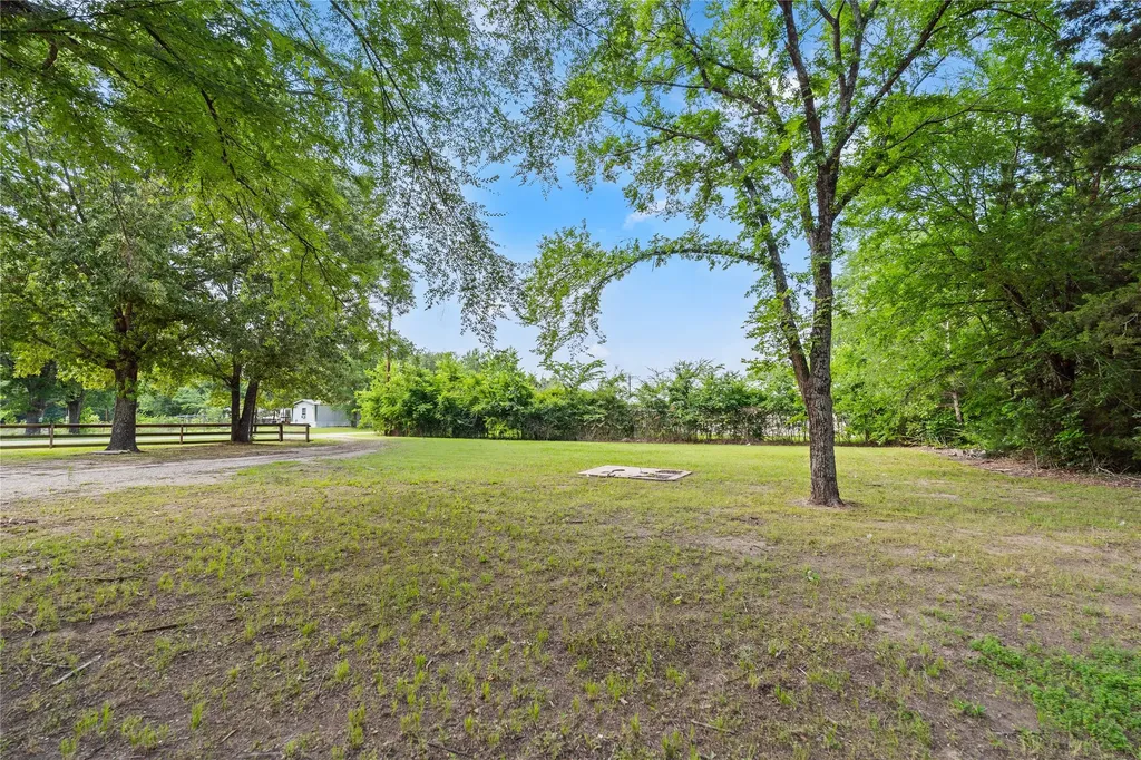 109 Rs County Road 3319 Emory TX 75440