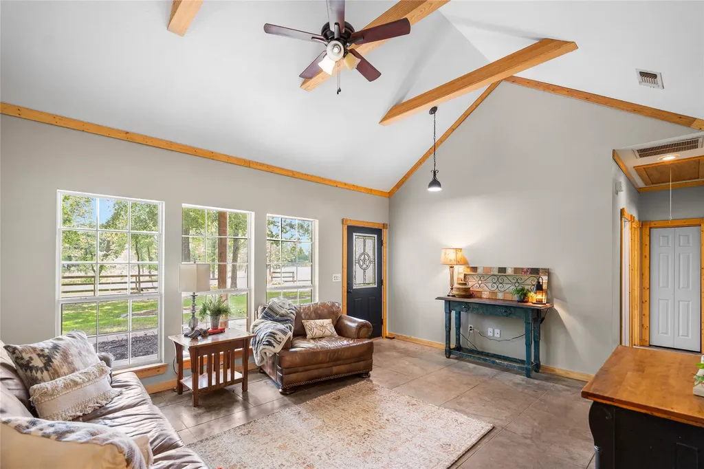 109 Rs County Road 3319 Emory TX 75440