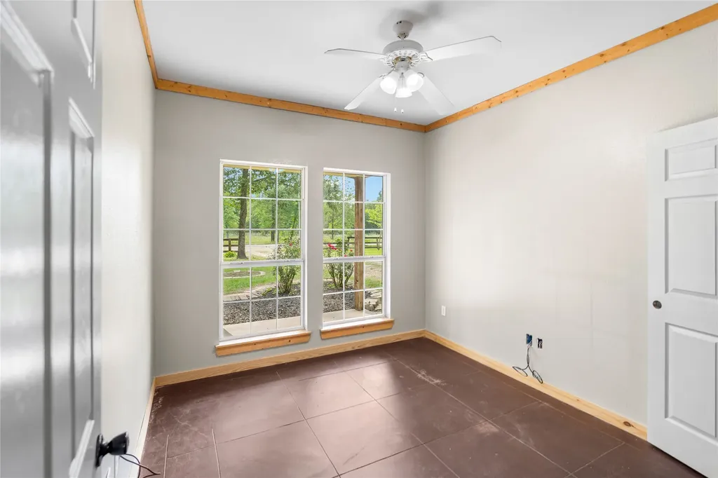 109 Rs County Road 3319 Emory TX 75440