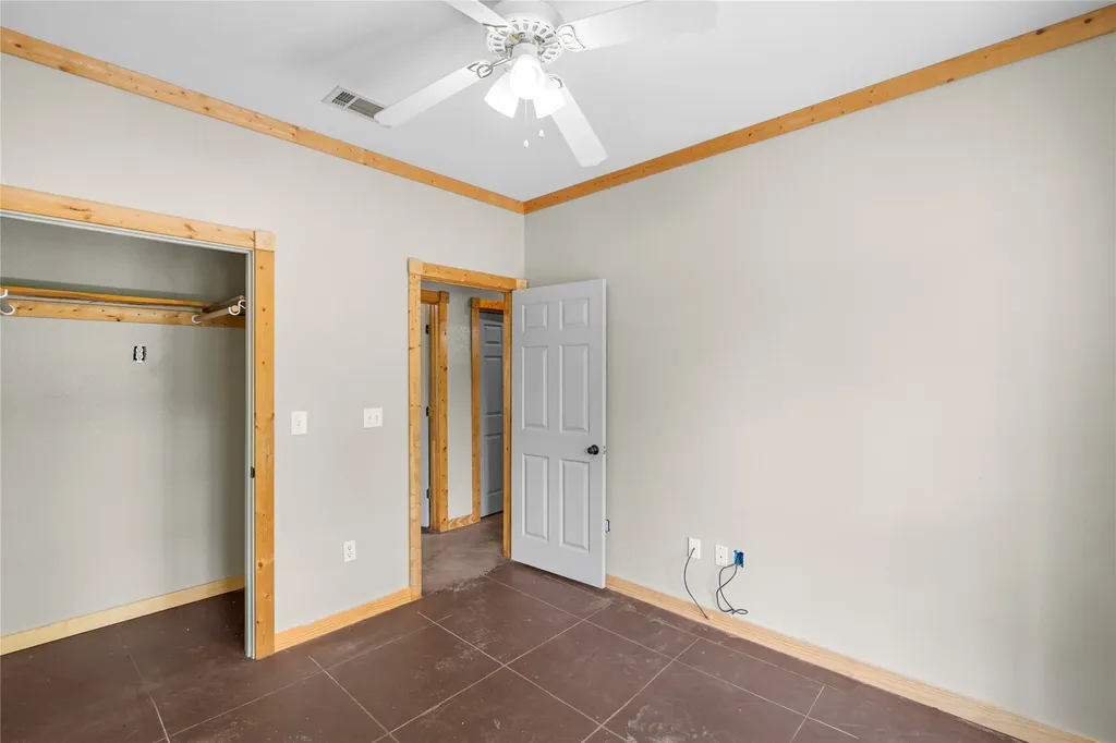 109 Rs County Road 3319 Emory TX 75440