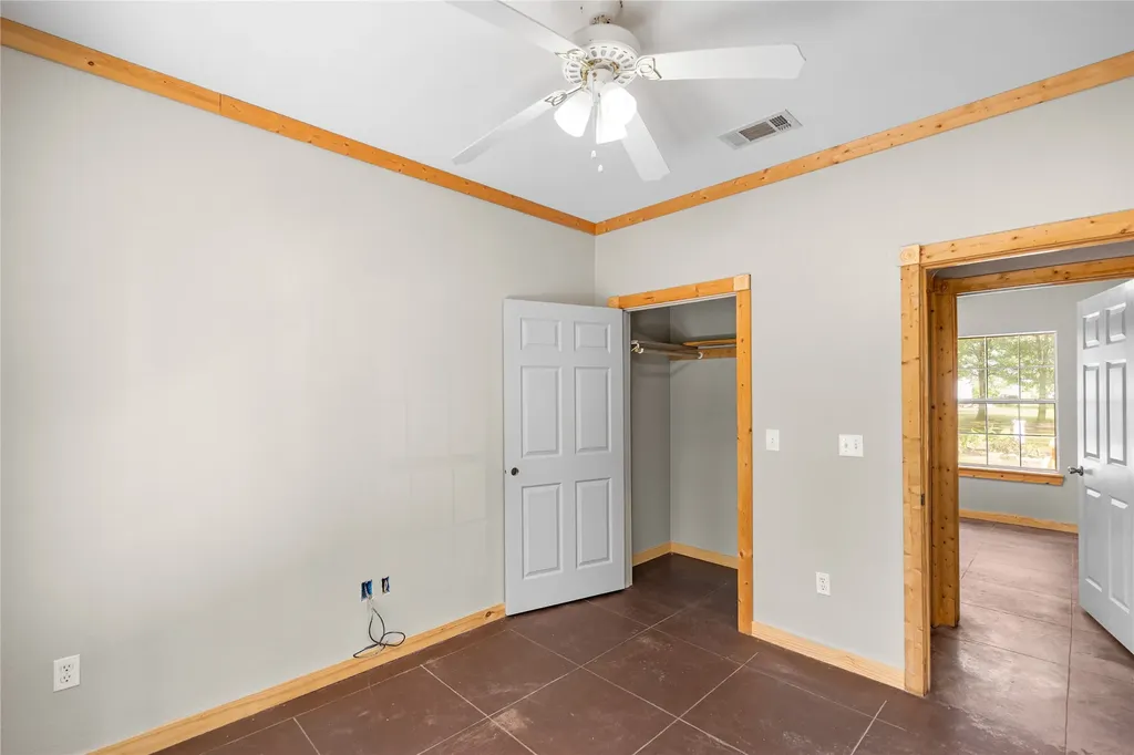 109 Rs County Road 3319 Emory TX 75440
