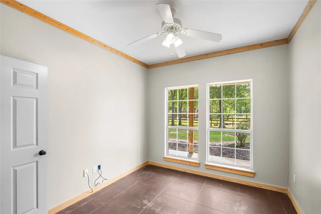 109 Rs County Road 3319 Emory TX 75440