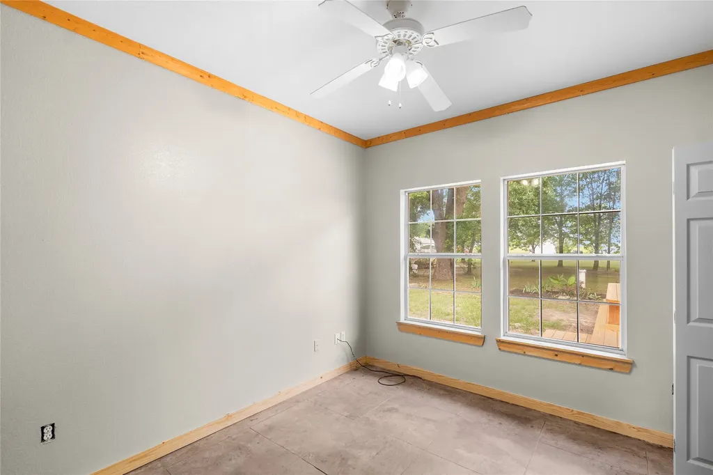 109 Rs County Road 3319 Emory TX 75440