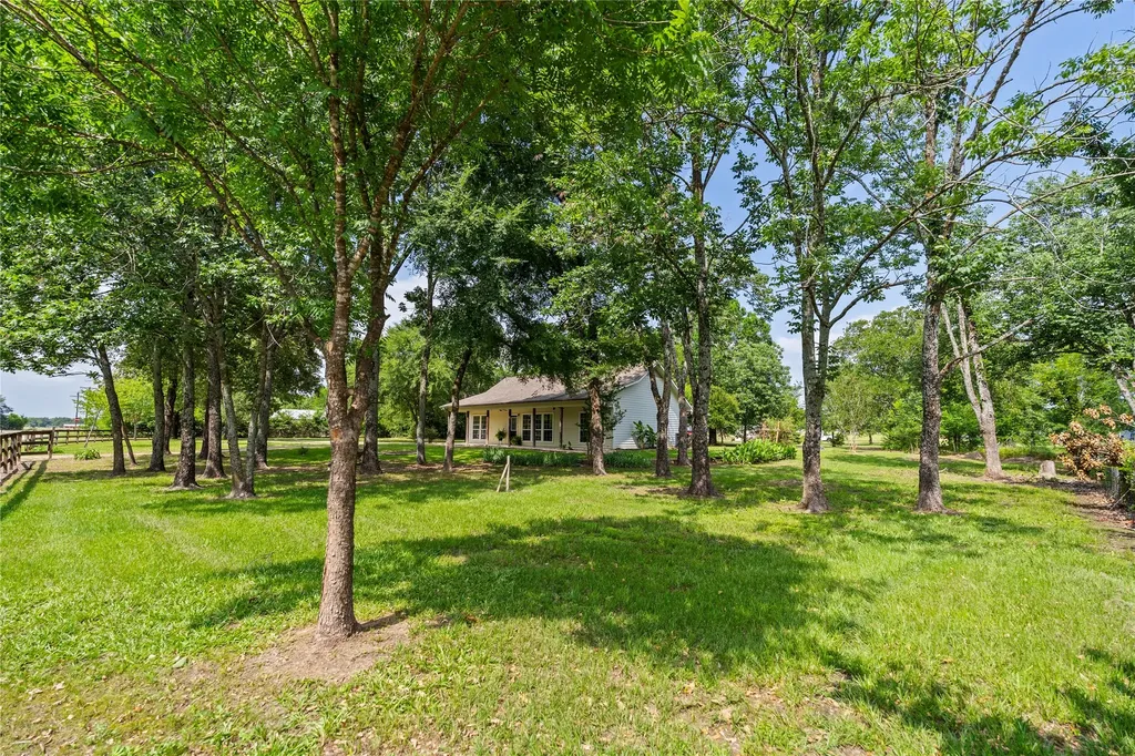 109 Rs County Road 3319 Emory TX 75440