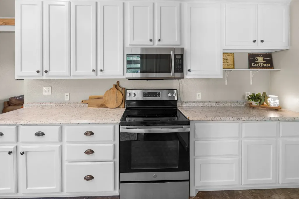 109 Rs County Road 3319 Emory TX 75440