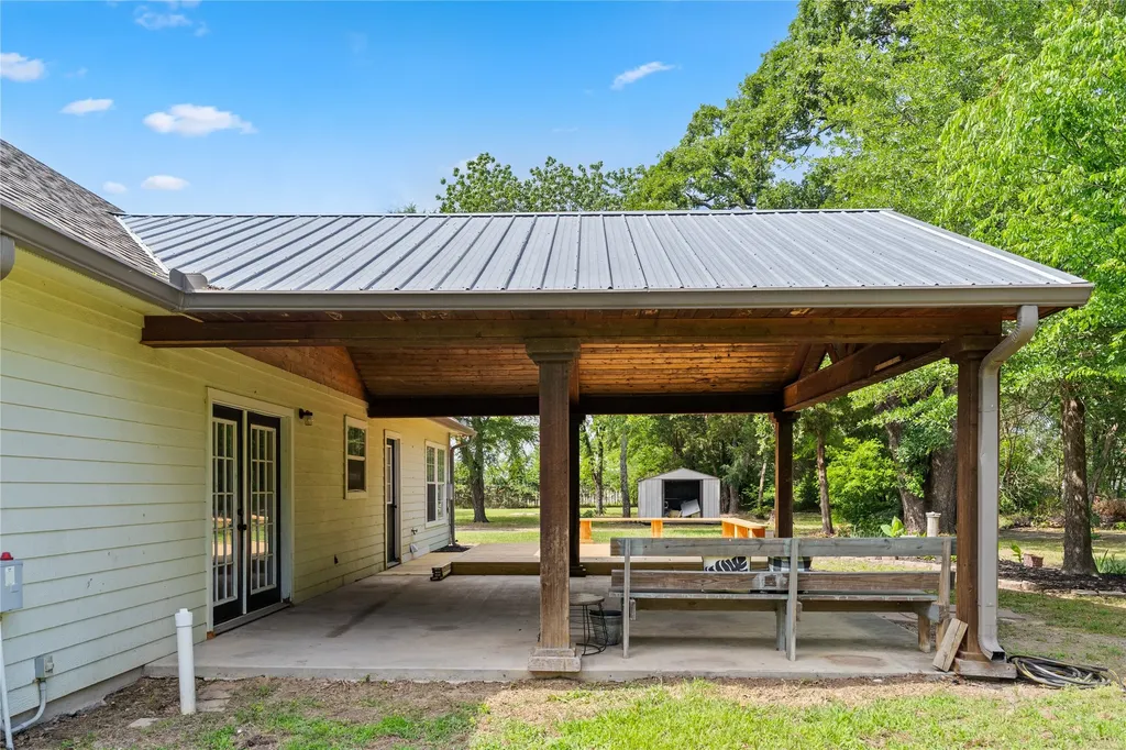 109 Rs County Road 3319 Emory TX 75440