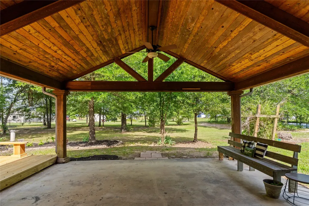 109 Rs County Road 3319 Emory TX 75440