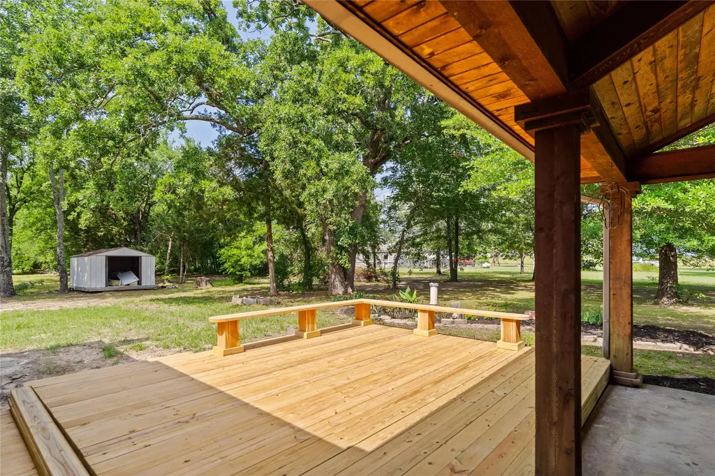 109 Rs County Road 3319 Emory TX 75440