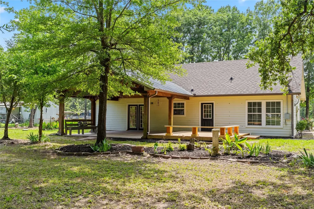 109 Rs County Road 3319 Emory TX 75440