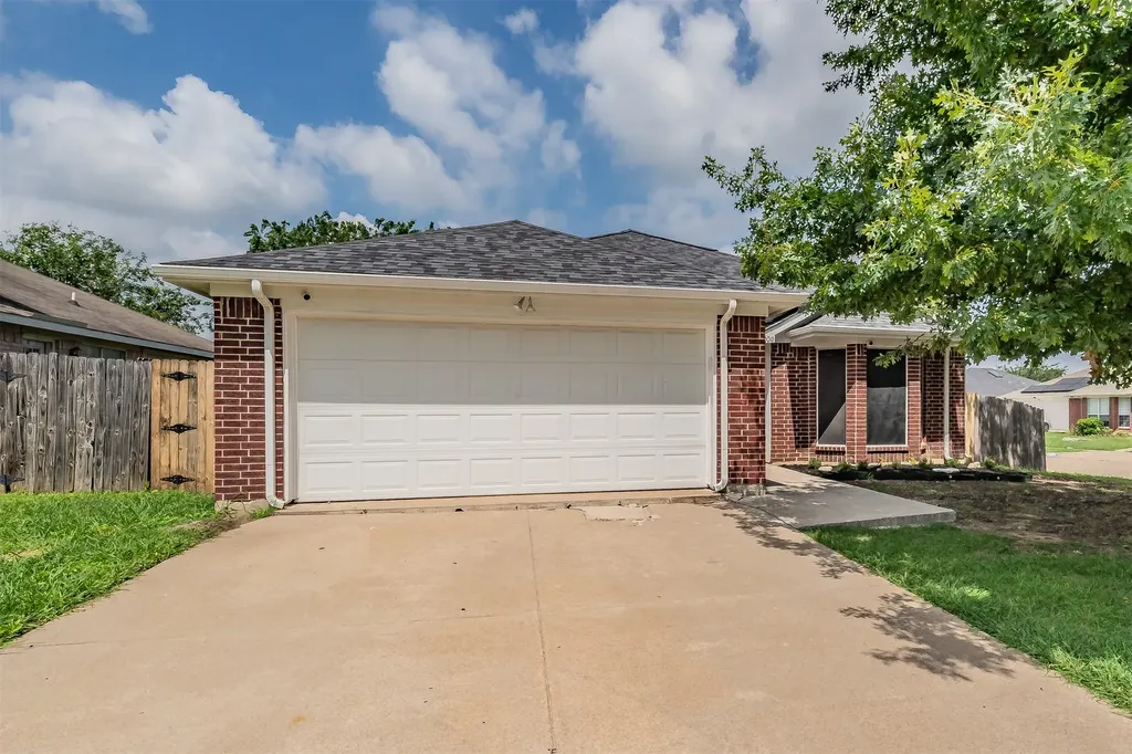 7000 Rovato Drive Arlington TX 76001