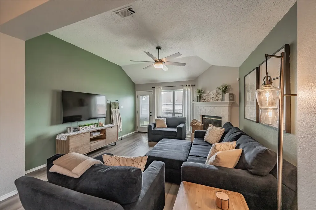 7000 Rovato Drive Arlington TX 76001