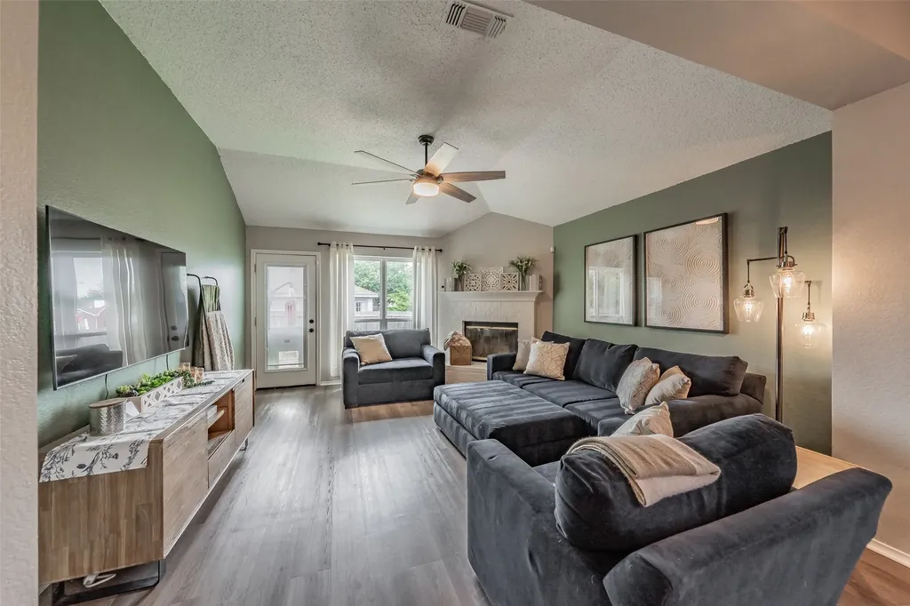 7000 Rovato Drive Arlington TX 76001