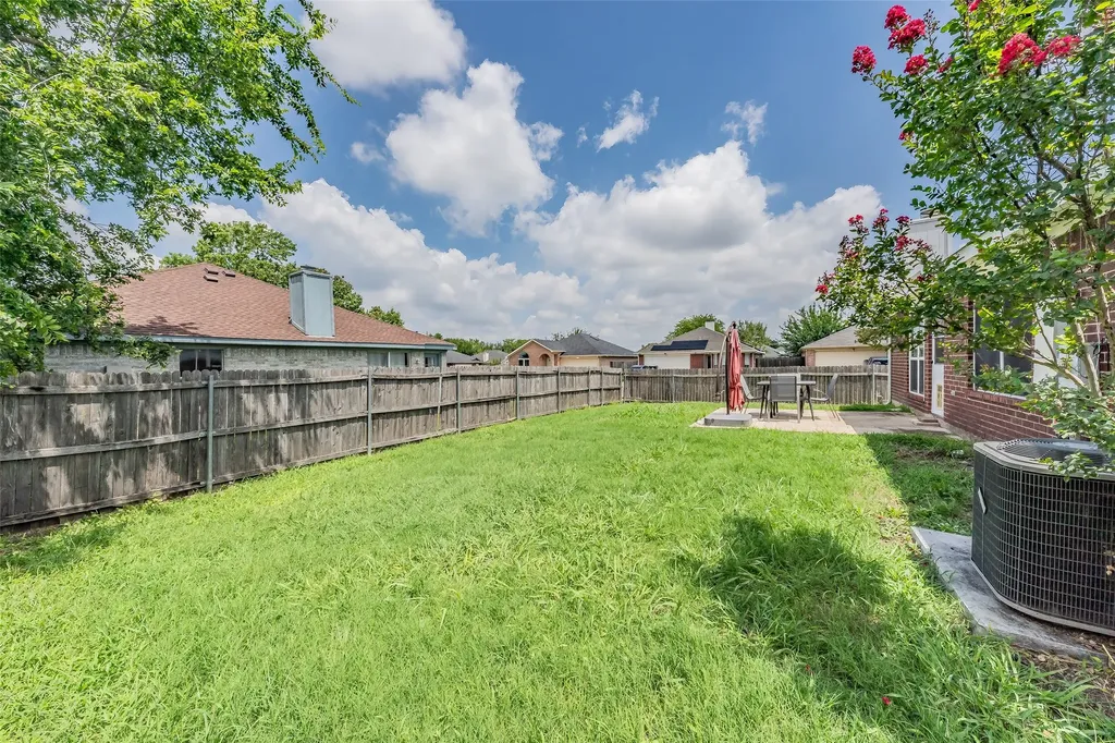 7000 Rovato Drive Arlington TX 76001