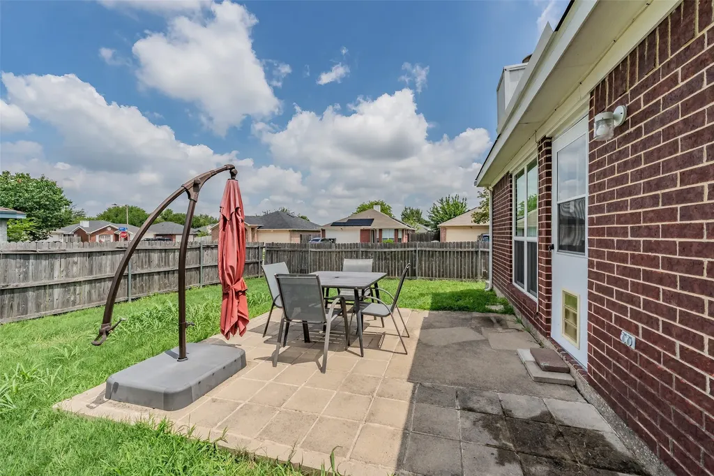 7000 Rovato Drive Arlington TX 76001