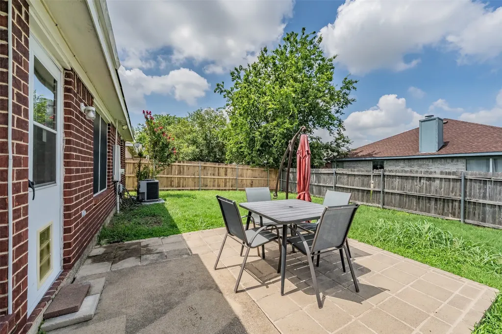 7000 Rovato Drive Arlington TX 76001