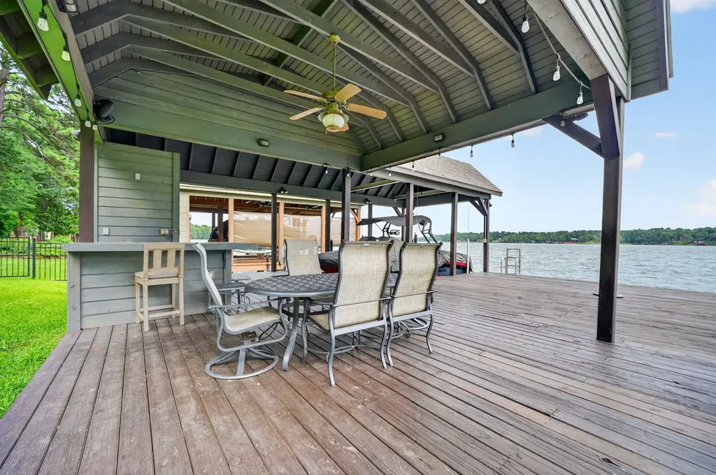 136 King Andrew Court Scroggins TX 75480