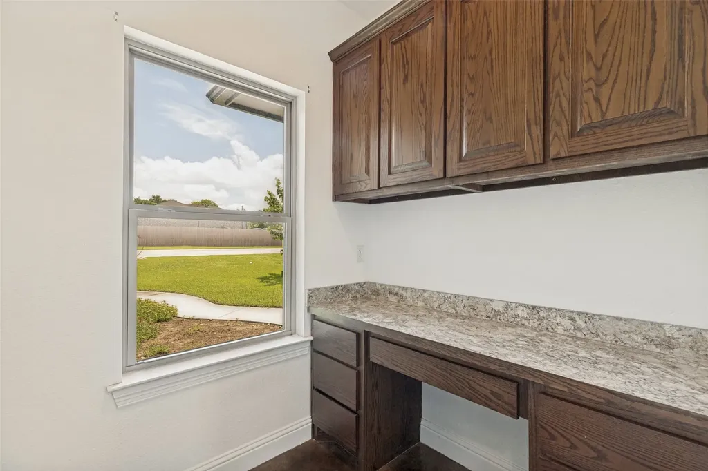 107 Indian Creek Trenton TX 75490