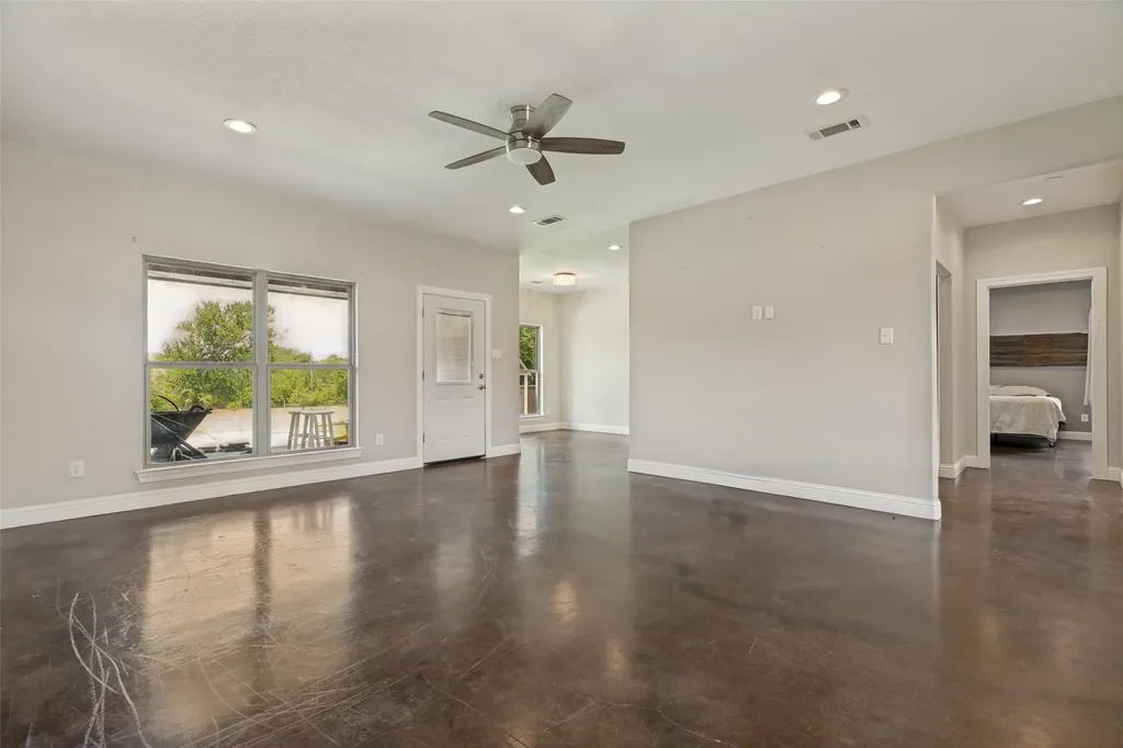107 Indian Creek Trenton TX 75490
