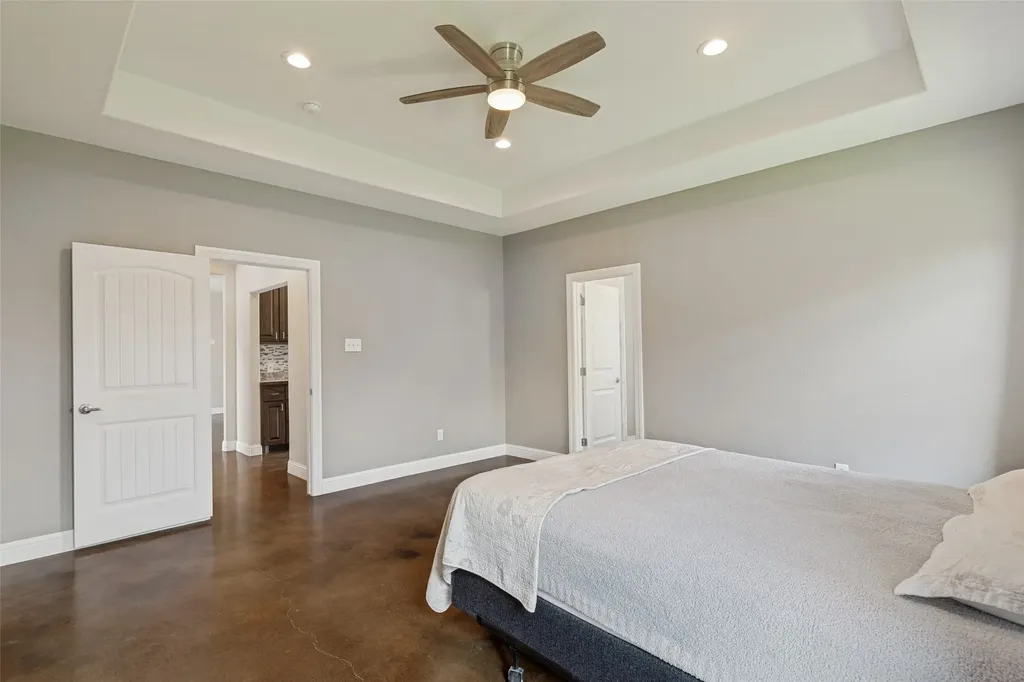107 Indian Creek Trenton TX 75490