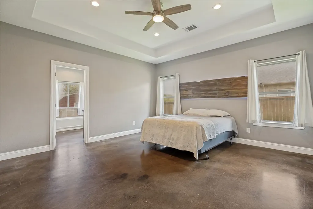 107 Indian Creek Trenton TX 75490