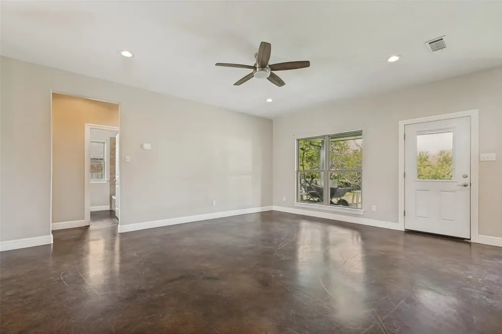 107 Indian Creek Trenton TX 75490
