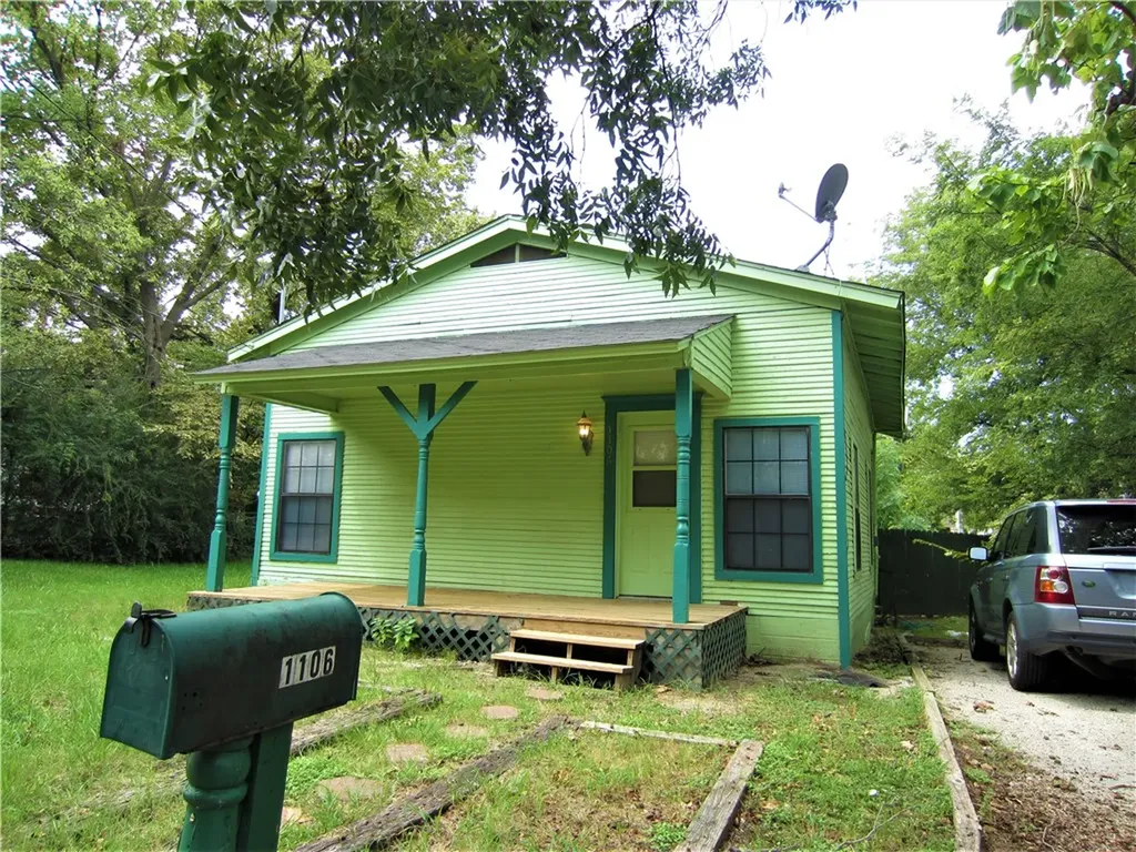 1106 Peak Street Denton TX 76201