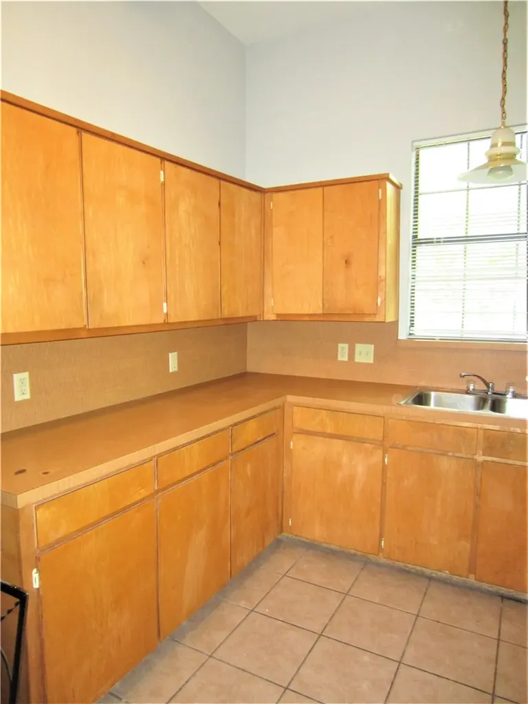 1106 Peak Street Denton TX 76201