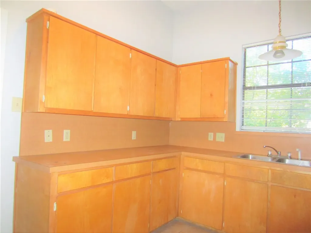 1106 Peak Street Denton TX 76201