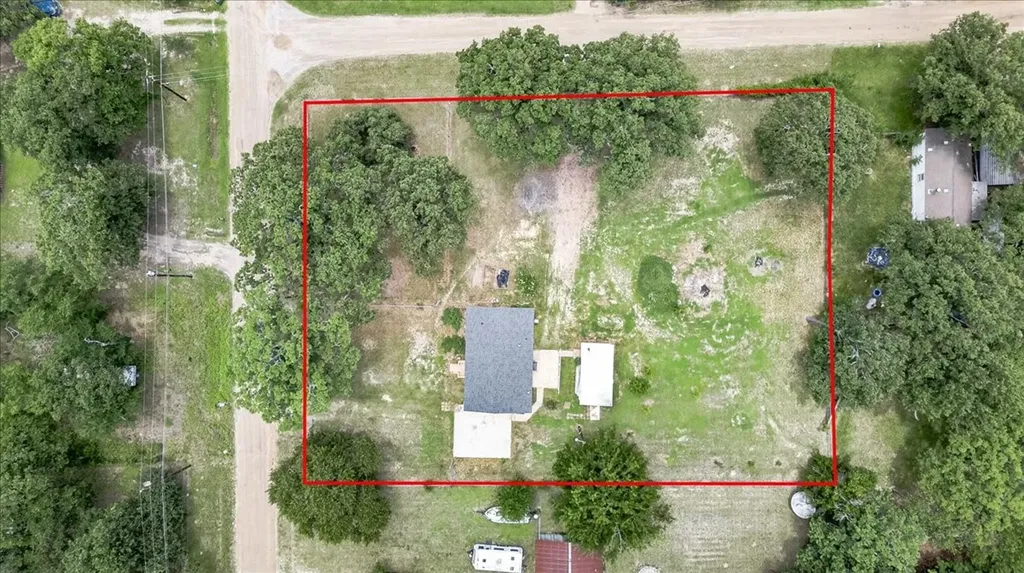250 E Golden Oaks Drive Mabank TX 75156