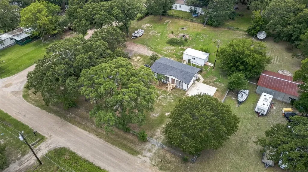 250 E Golden Oaks Drive Mabank TX 75156