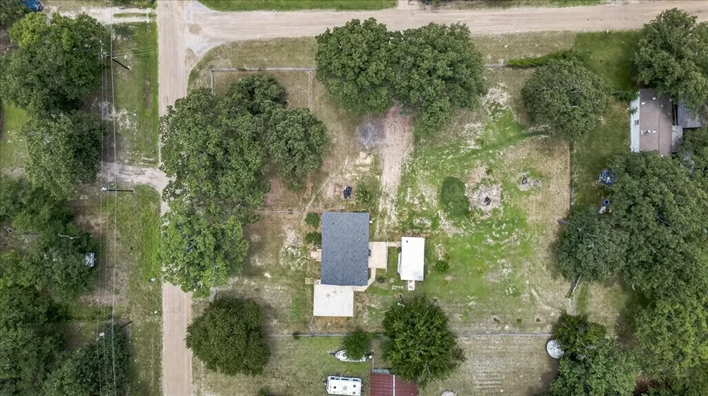 250 E Golden Oaks Drive Mabank TX 75156