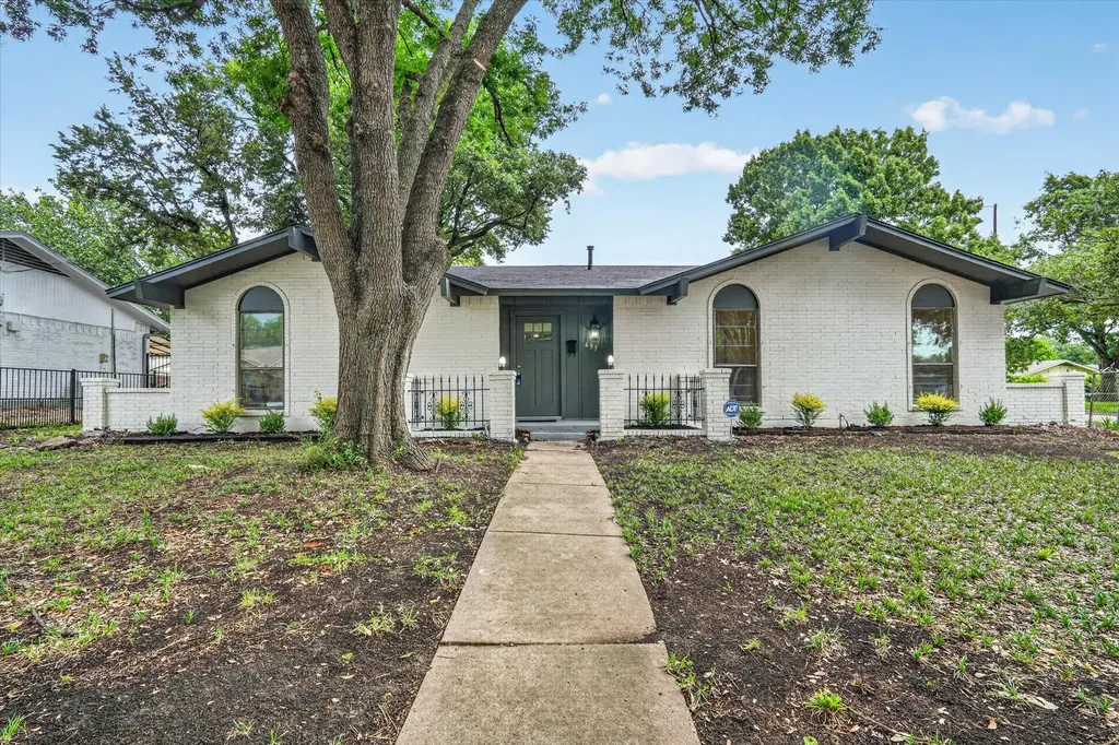 439 Candlelight Avenue Duncanville TX 75137
