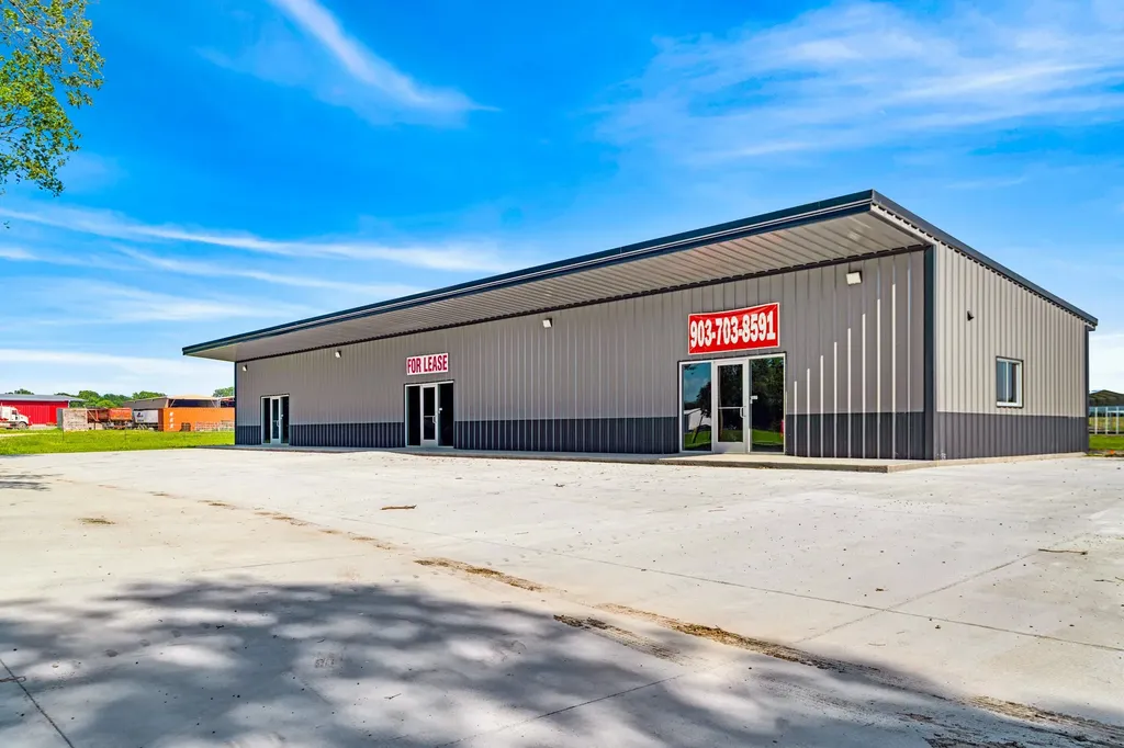 1105 W Front Highway Blossom TX 75416