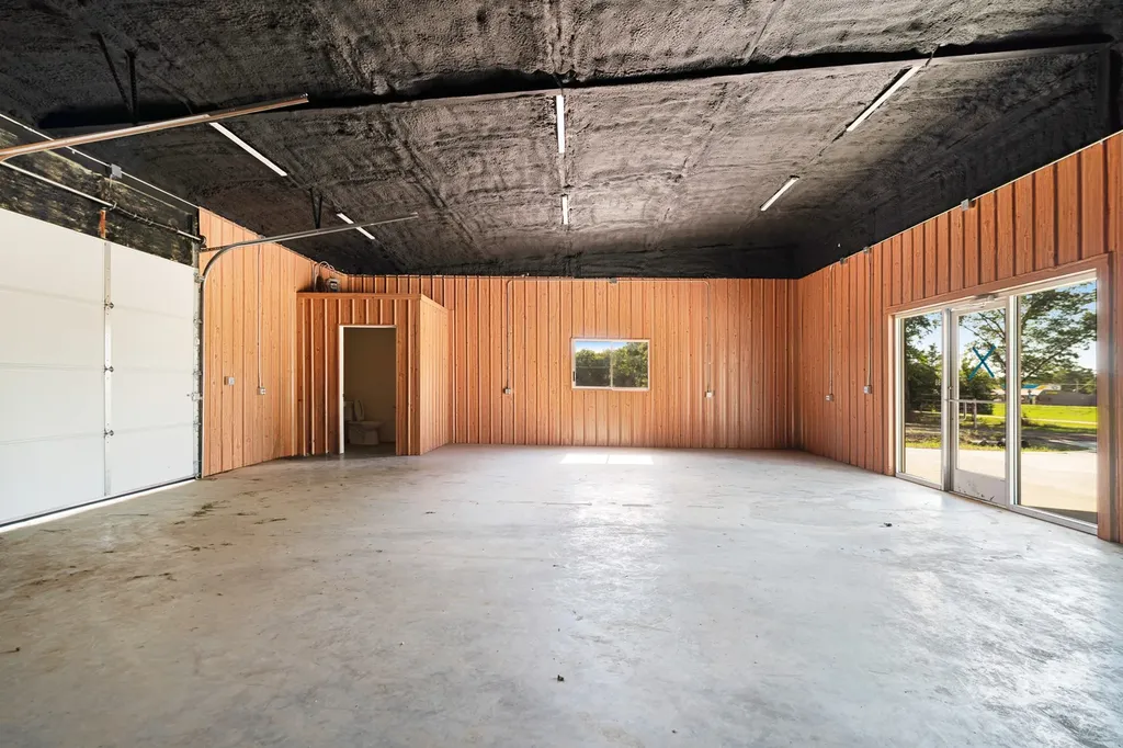 1105 W Front Highway Blossom TX 75416