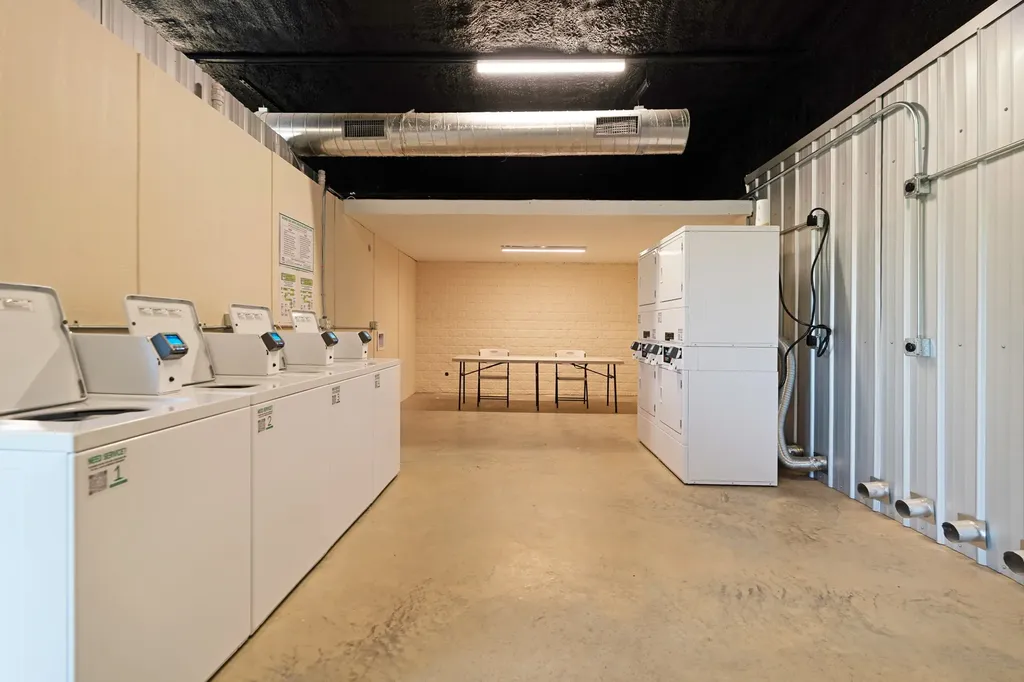 1105 W Front Highway Blossom TX 75416
