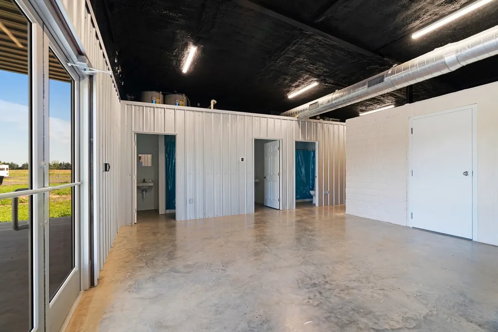 1105 W Front Highway Blossom TX 75416