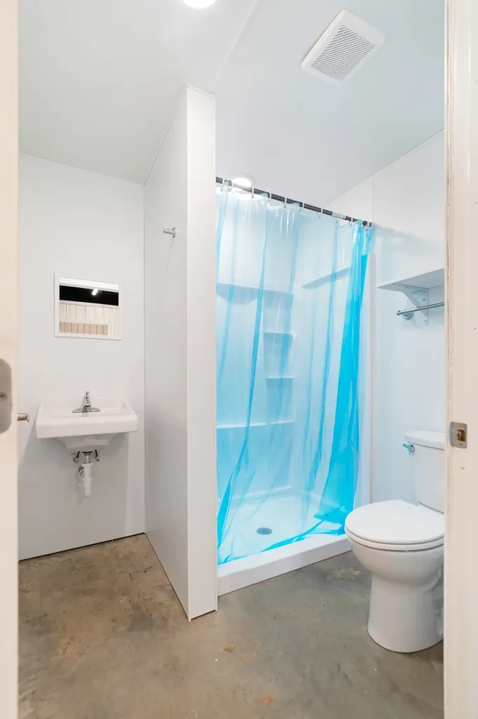 1105 W Front Highway Blossom TX 75416