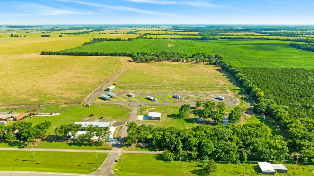 1105 W Front Highway Blossom TX 75416