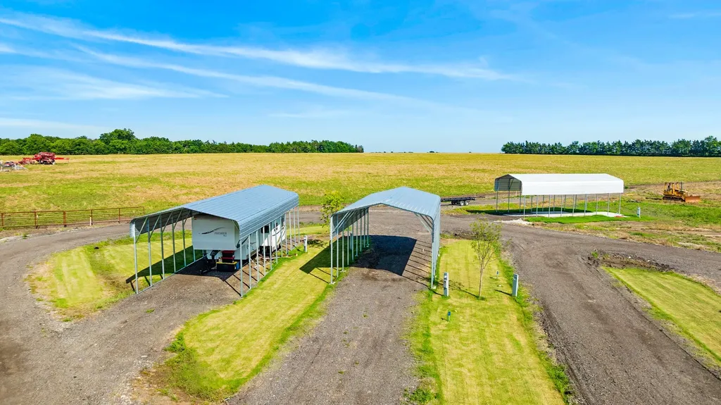 1105 W Front Highway Blossom TX 75416