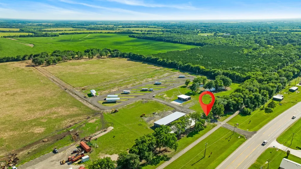 1105 W Front Highway Blossom TX 75416